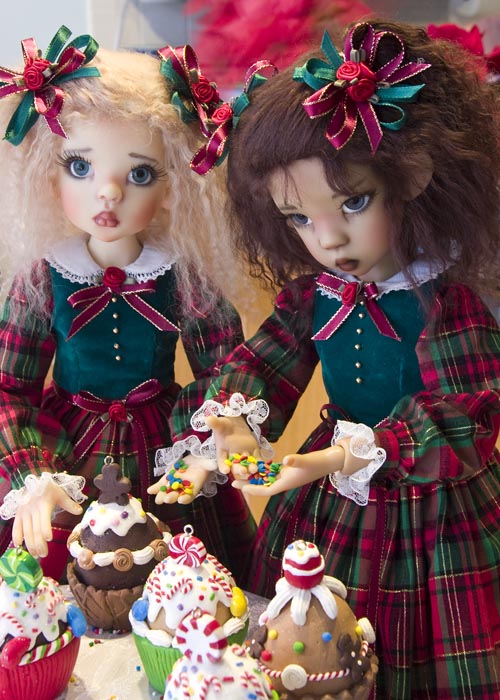Decorating Cupcakes